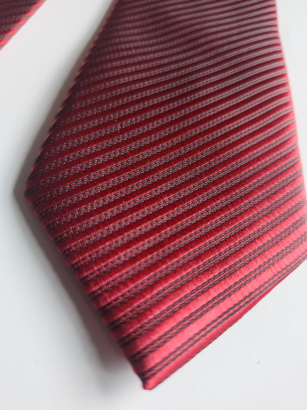EGE Hand Made Silk Tie Red Ribbed Stipe Ombre Effect Shiny Necktie